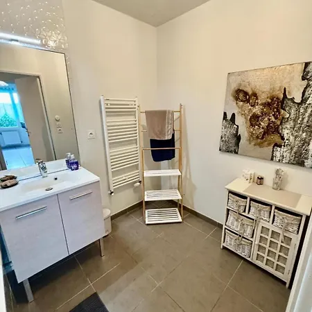 3 Chambres, Metro Tram A 50 M, Parking Prive ! * Vaulx-en-Velin