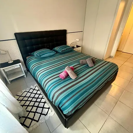 Appartement 3 Chambres, Metro Tram A 50 M, Parking Prive ! *